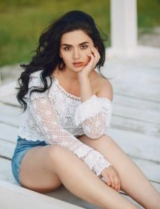 VIP companion girl in Jhalod – discreet service